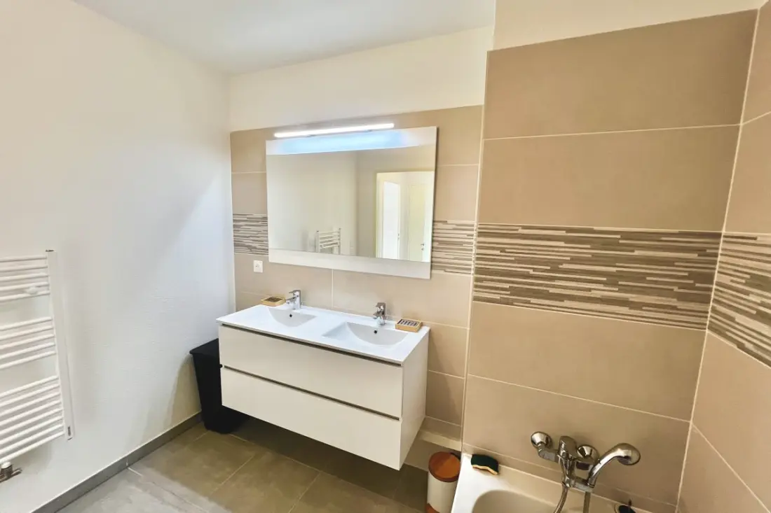 Appartement T3 Avec Balcon à Briançon
