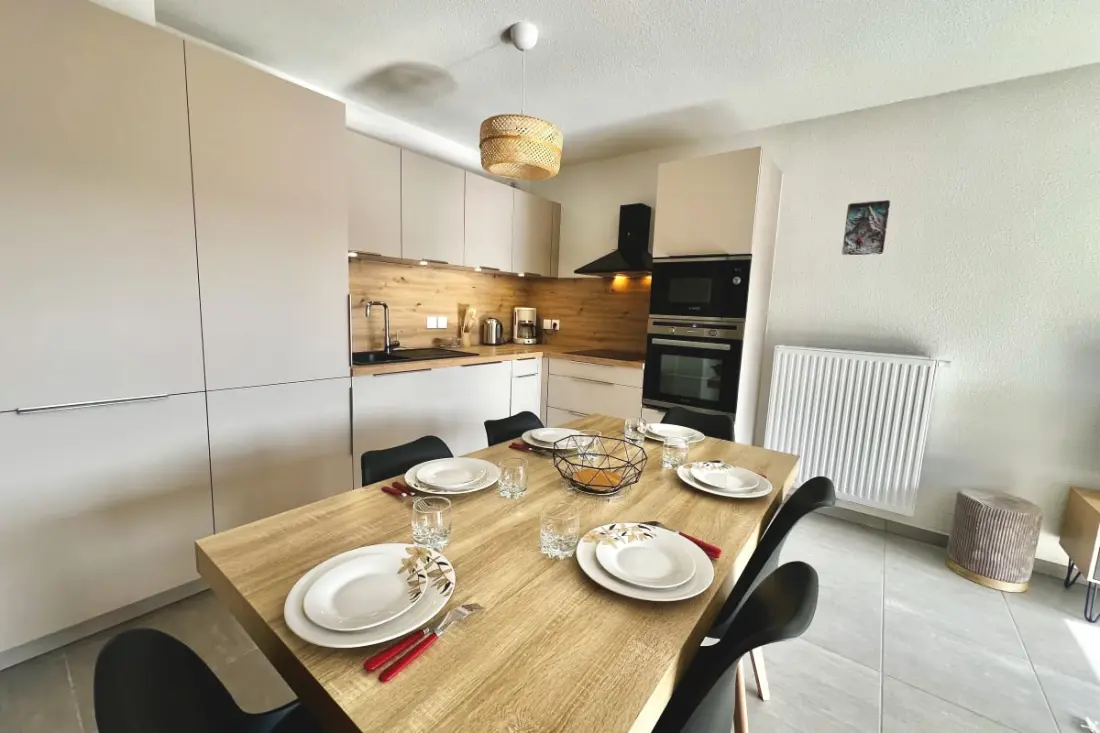 Appartement T3 Avec Balcon à Briançon