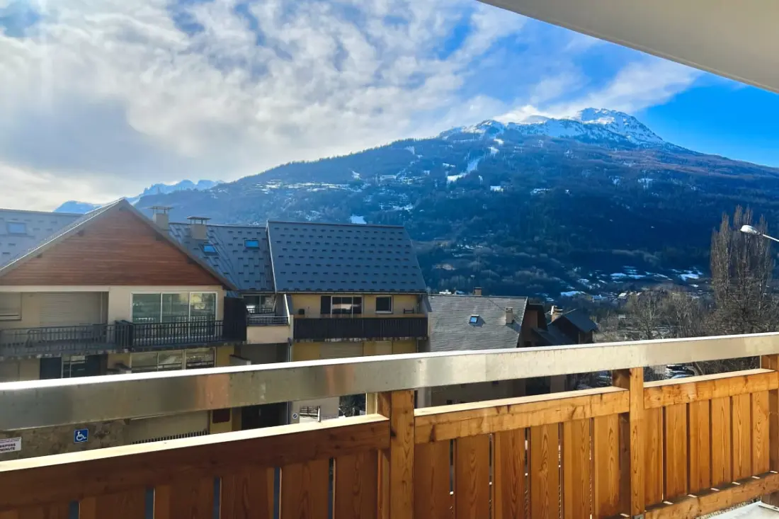 Appartement T3 Avec Balcon à Briançon