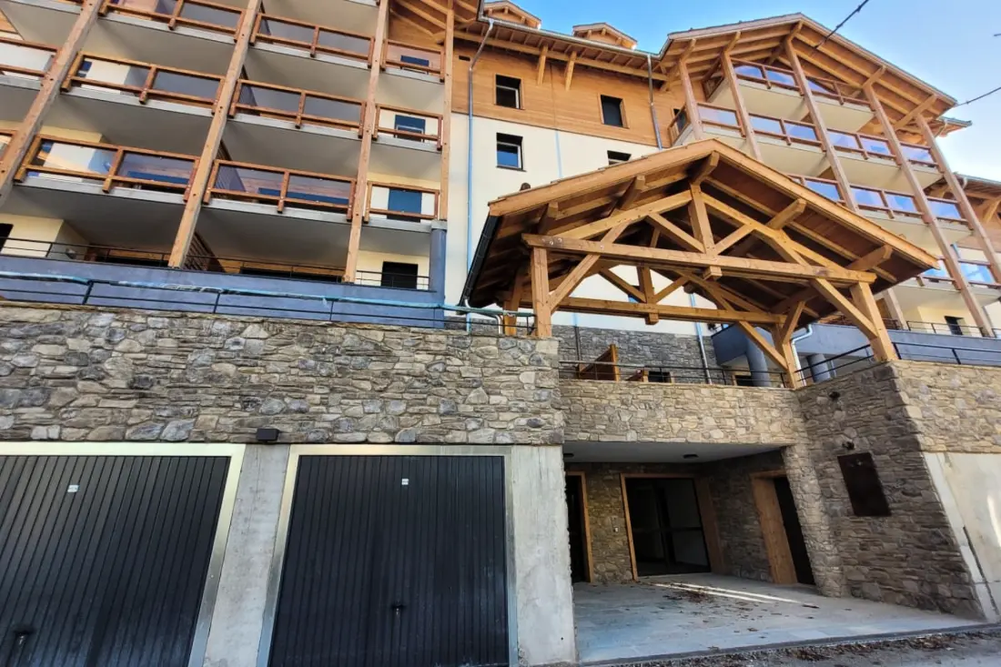 Appt Neuf Au Pied Des Pistes Avec Parking Privé