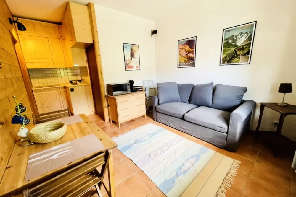 Gîte Studio Avec Terrasse Proche De La Ville !