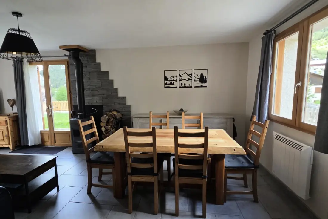 Maison De 83 M² Située à Cervières