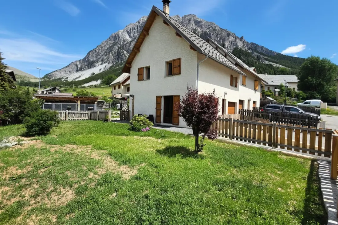 Maison De 83 M² Située à Cervières