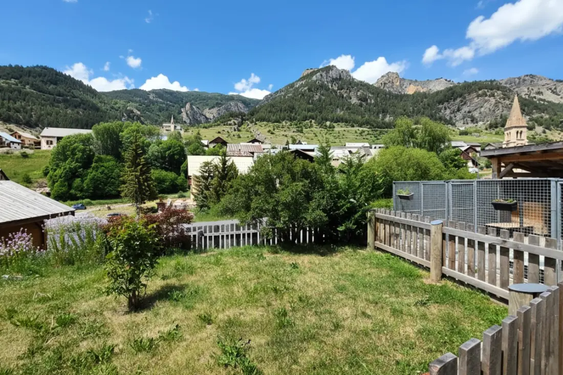 Maison De 83 M² Située à Cervières