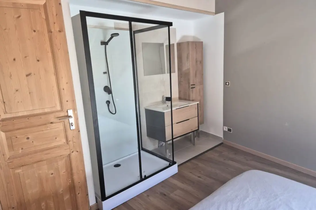 Appt Familial Face Aux Grands Bains Avec Balcon
