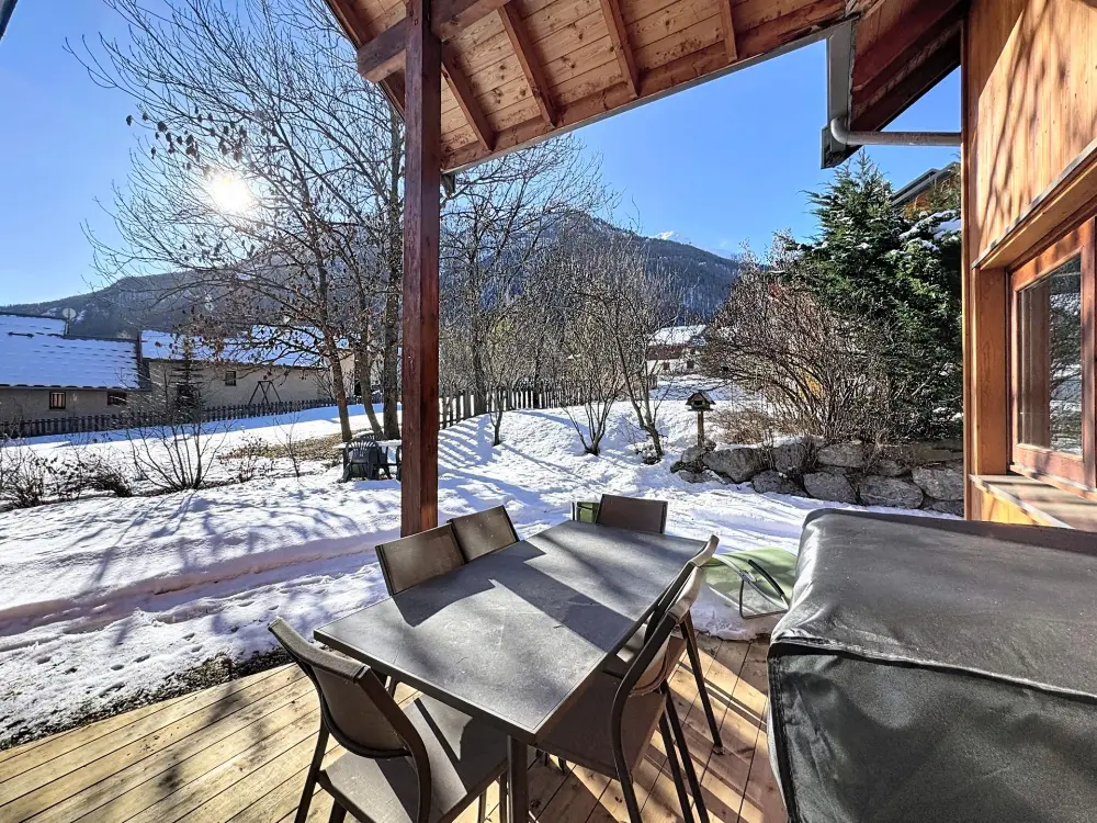 Chalet Tennis35