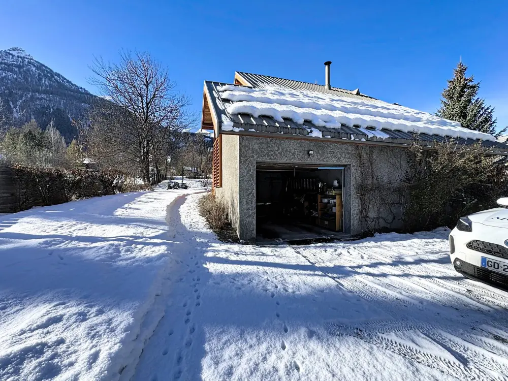 Chalet Tennis35