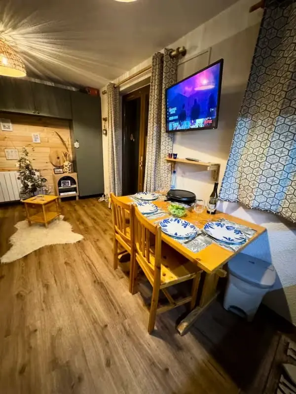 Charmant Appartement Avec Jardin Et Parking Privé