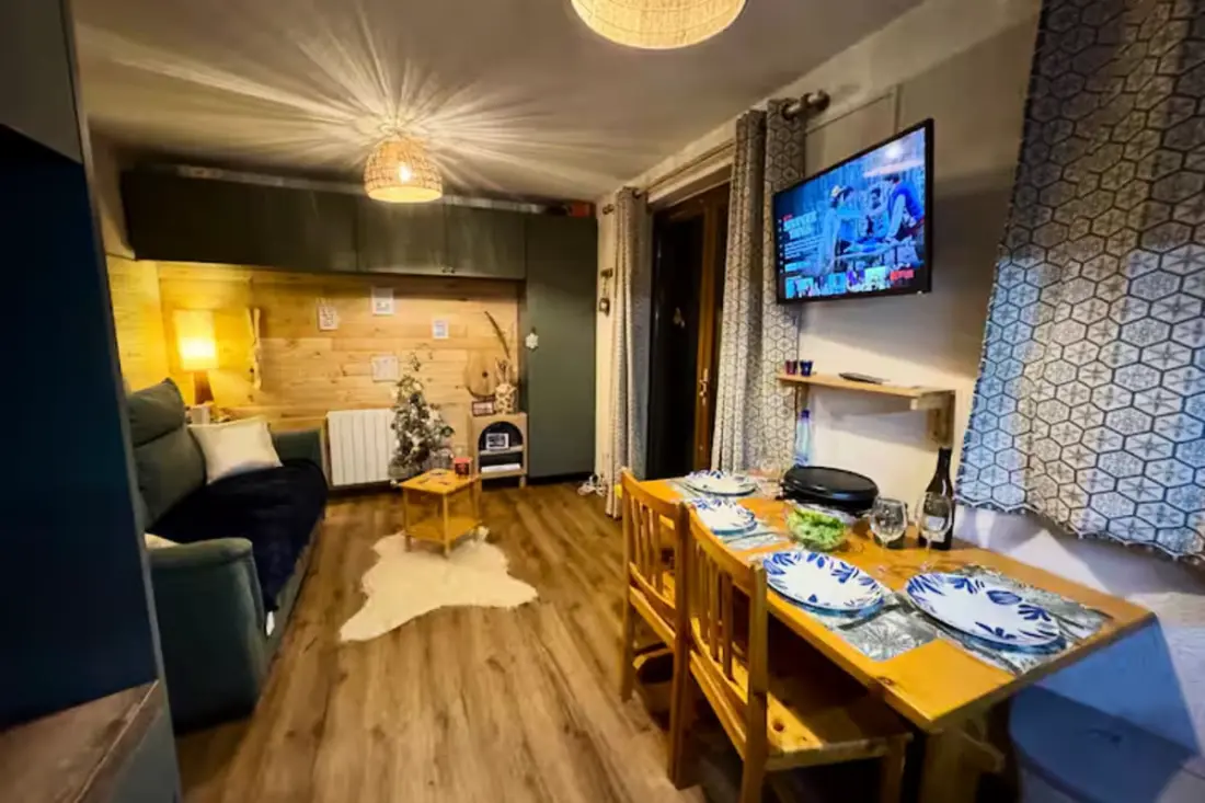 Charmant Appartement Avec Jardin Et Parking Privé