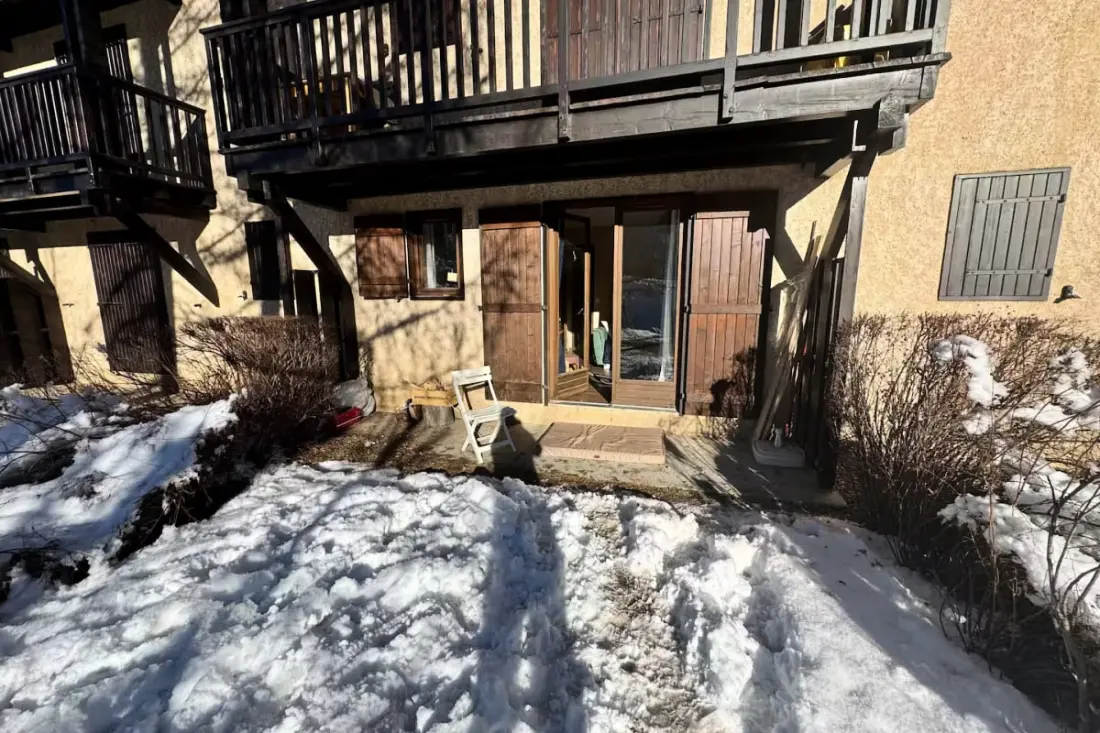 Charmant Appartement Avec Jardin Et Parking Privé