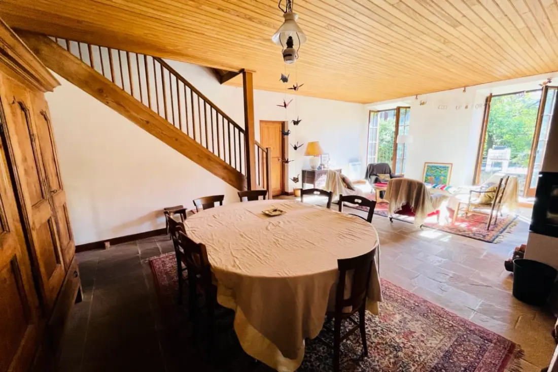Grand Nid Familial Avec Jardin