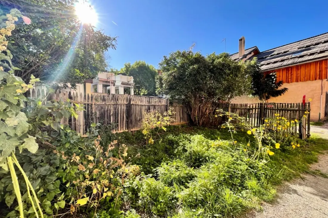Grand Nid Familial Avec Jardin