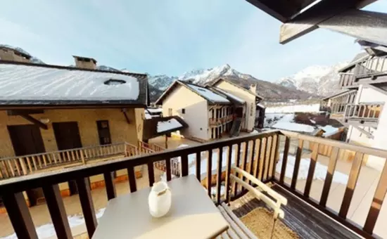 Lumineux 30 M² Avec Balcon Centre Village