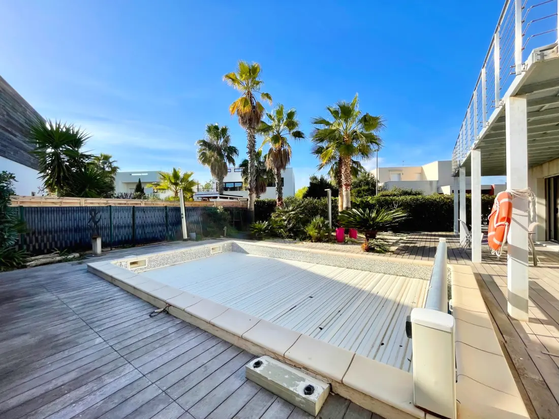 Maison de Vacances Sete 325