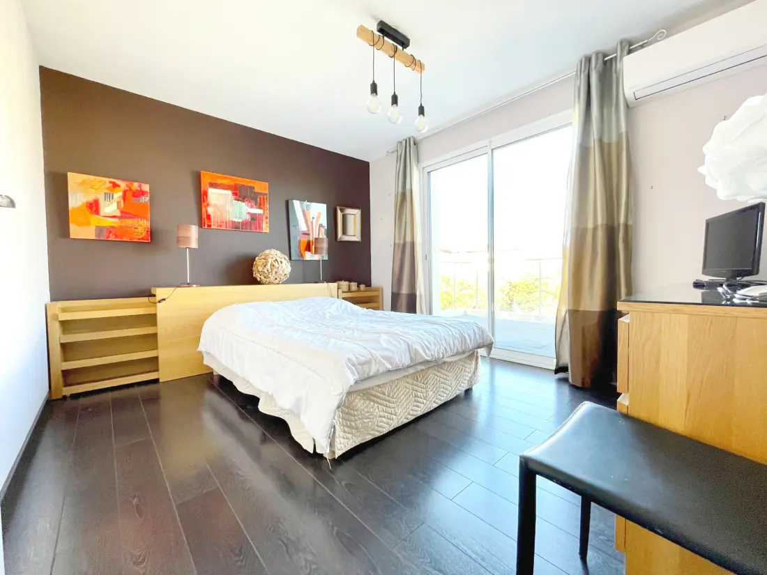 Maison de Vacances Sete 325