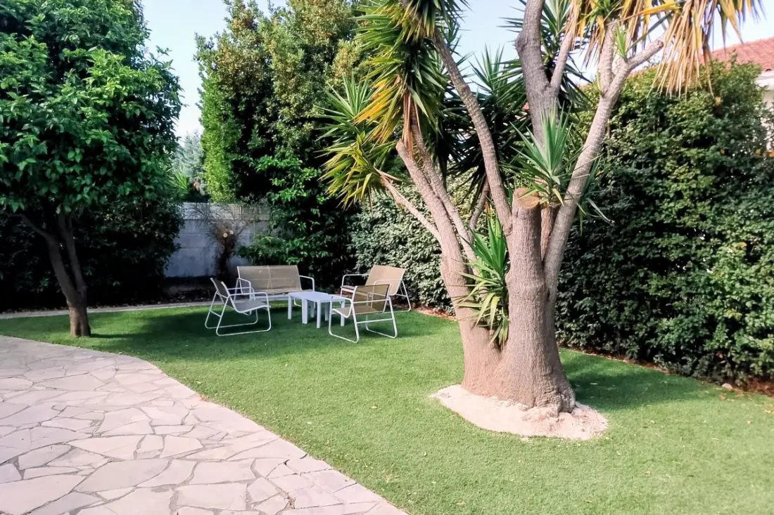 Maison Lumineuse Avec Terrasse Et Jardin