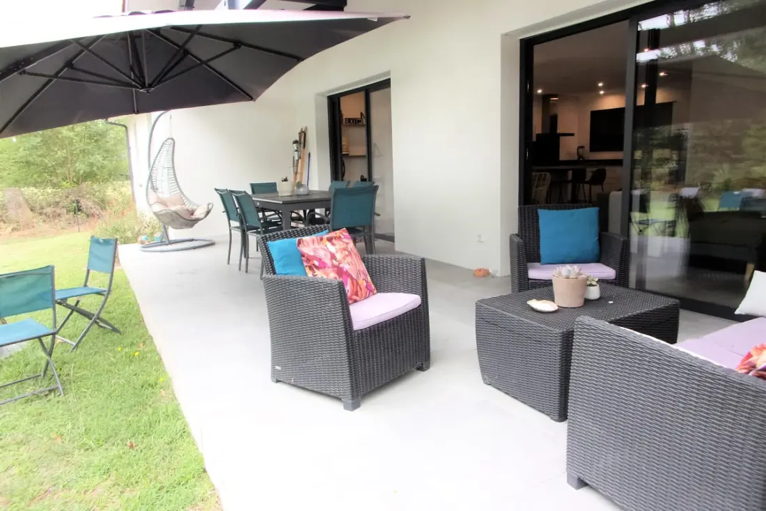 Maison Contemporaine Spacieuse Avec Jardin