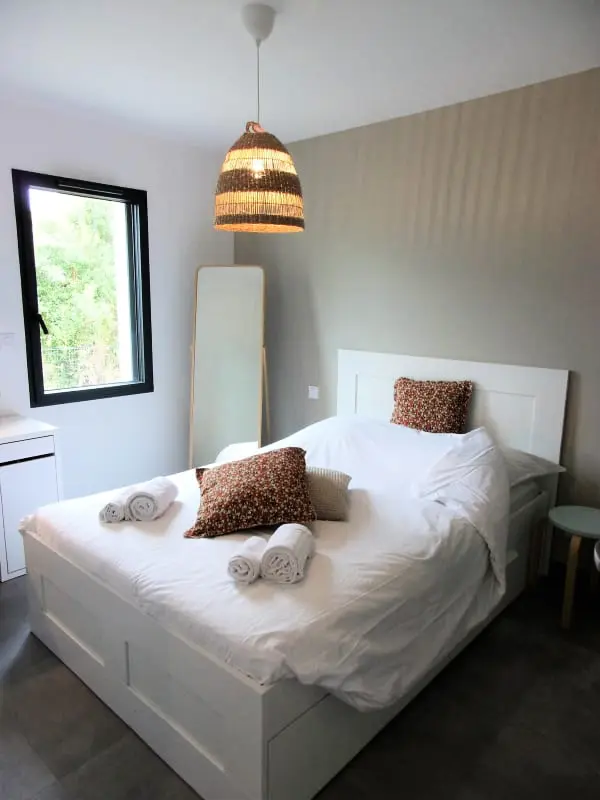 Maison Contemporaine Spacieuse Avec Jardin