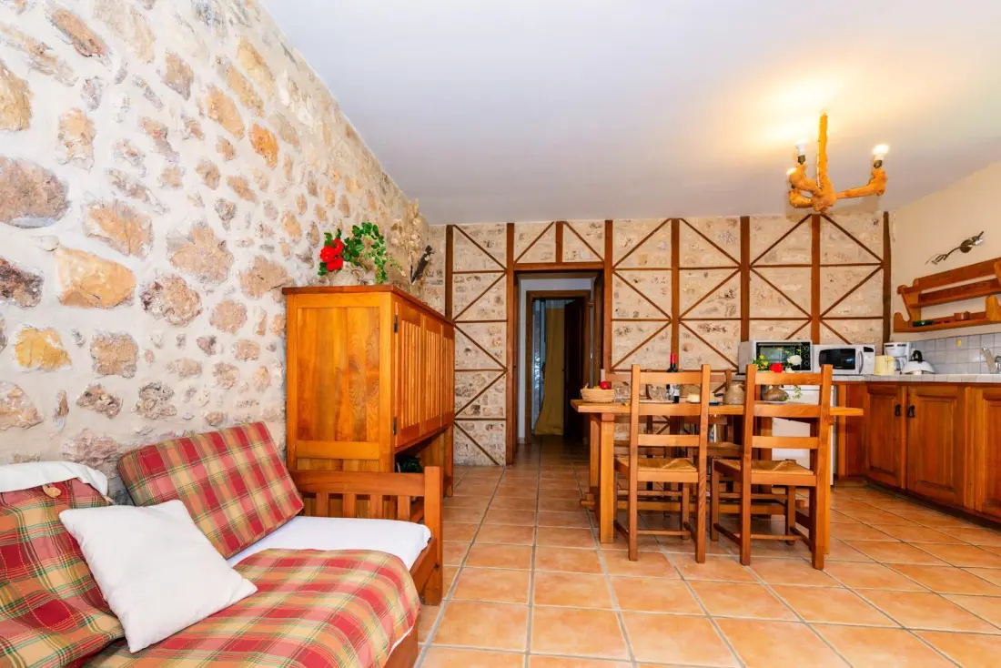 Gîte de France Gîte le peyrou 2/3 personnes à la viale 3 épis