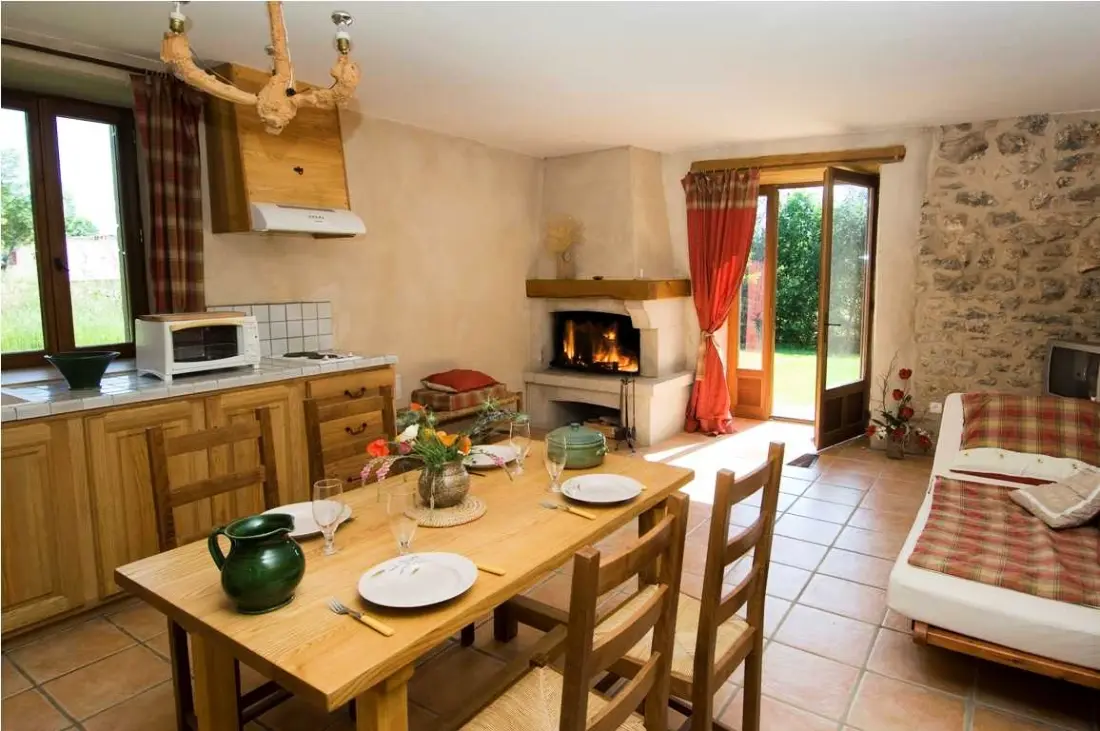Gîte de France Gîte le peyrou 2/3 personnes à la viale 3 épis