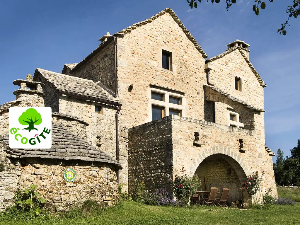 Gîte de France Gîte le peyrou 2/3 personnes à la viale 3 épis