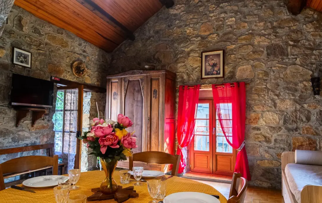 Gîte de France La grange, gîtes de france 3 personnes à la caze 1 épi
