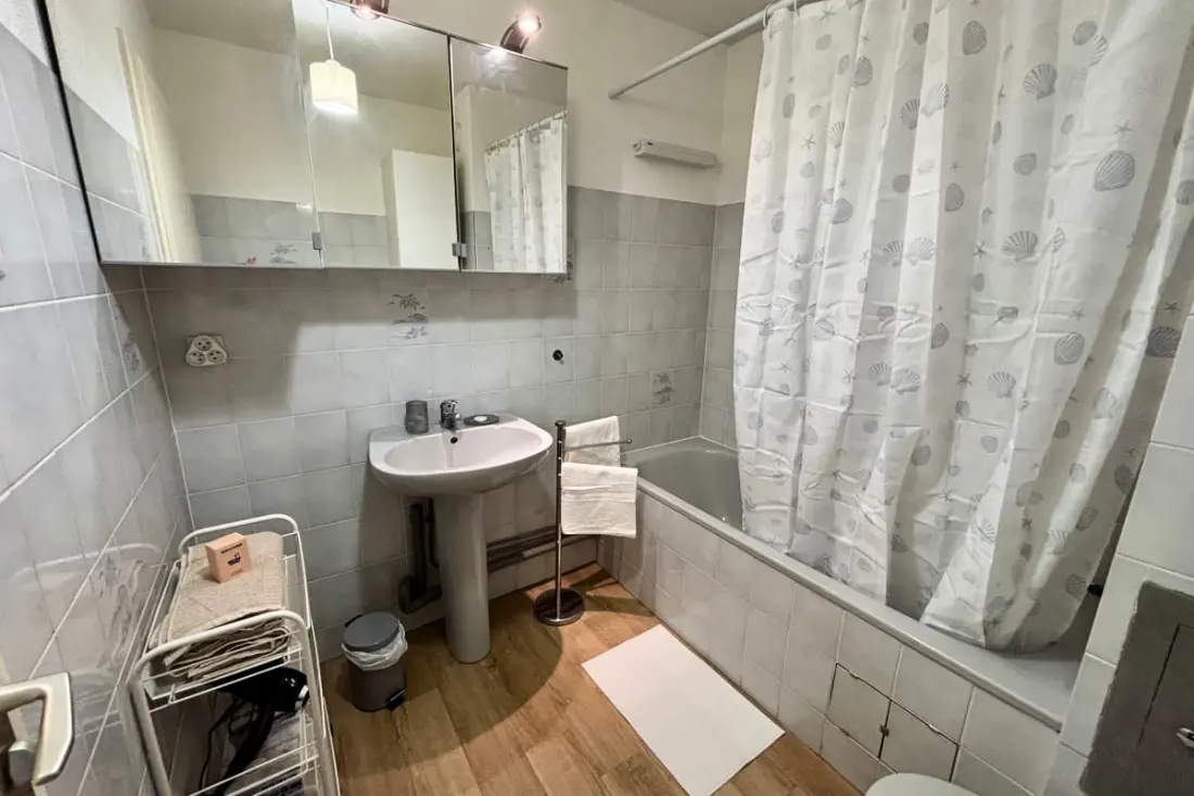 Appartement Au 8ème étage Avec 2 Balcons