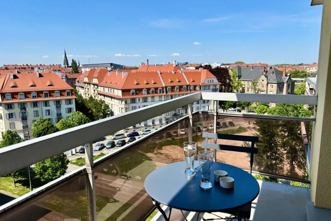 Appartement Au 8ème étage Avec 2 Balcons