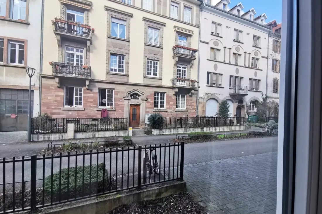 Studio Calme Rez-de-jardin Proche Tram