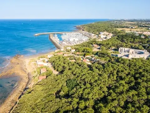 Camping Les Dinosaures 4 étoiles★★★★