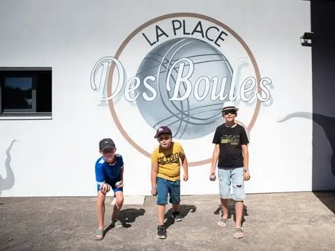 Camping Les Dinosaures 4 étoiles★★★★