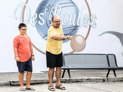 Camping Les Dinosaures 4 étoiles★★★★