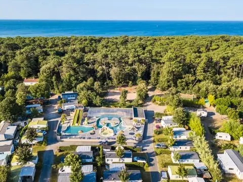 Camping Les Dinosaures 4 étoiles★★★★