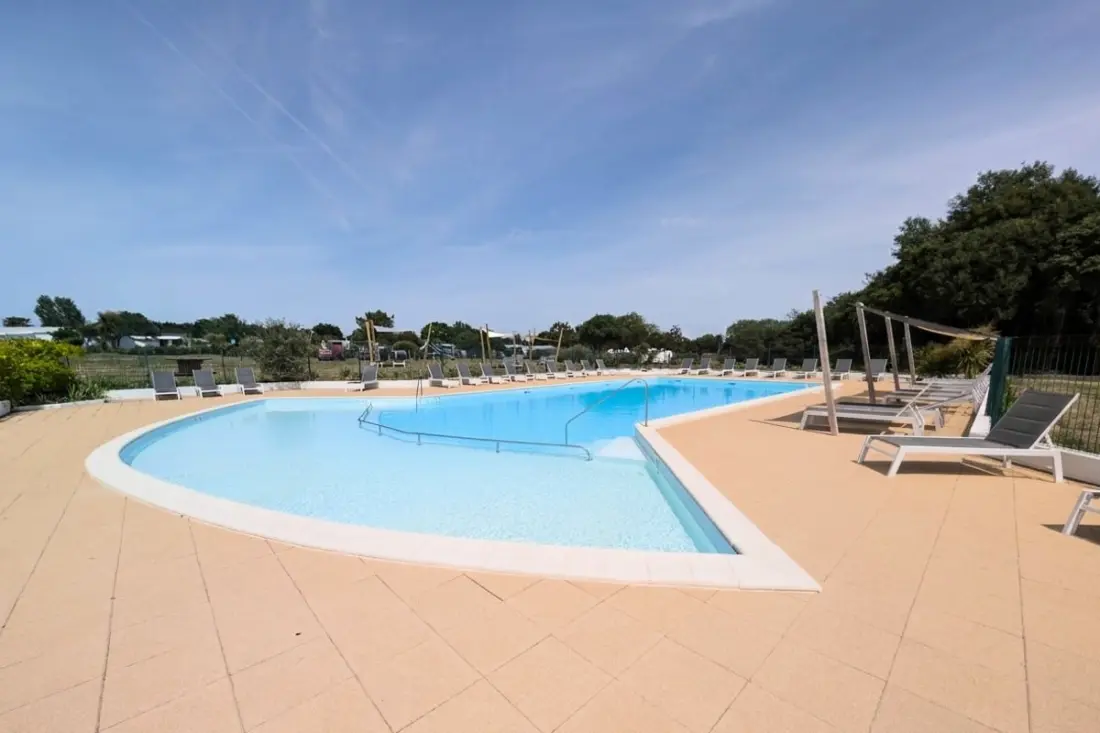 Superbe Chalet Avec Climatisation, Piscines, Jeux