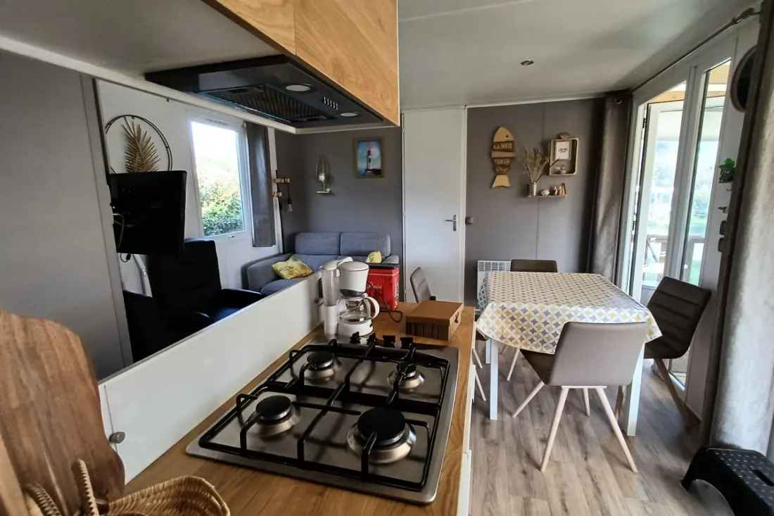Superbe Chalet Avec Climatisation, Piscines, Jeux