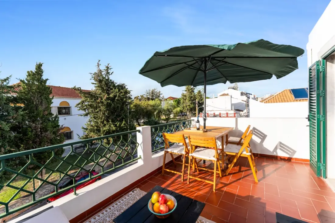 Casa Verde - Traditional Townhouse