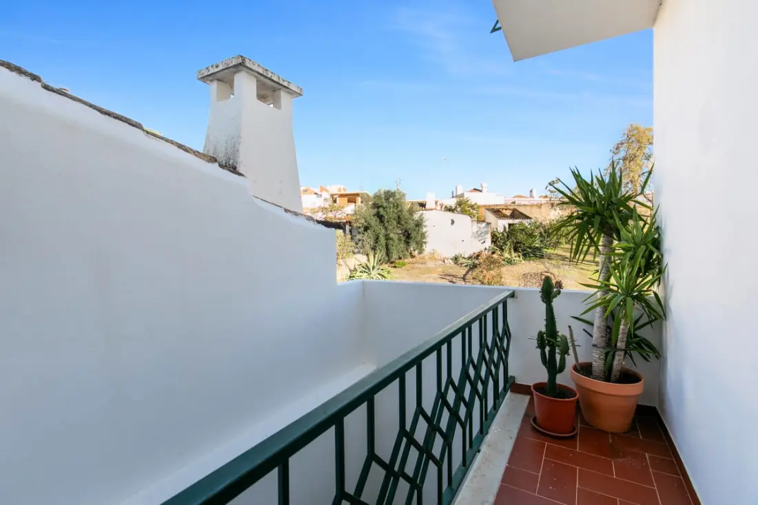 Casa Verde - Traditional Townhouse