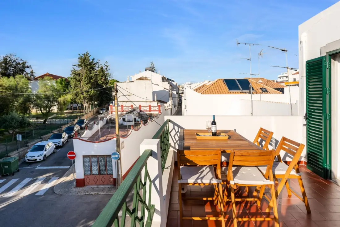 Casa Verde - Traditional Townhouse