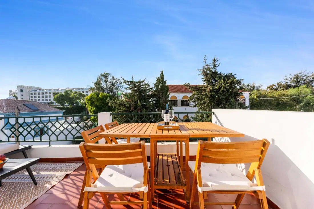 Casa Verde - Traditional Townhouse