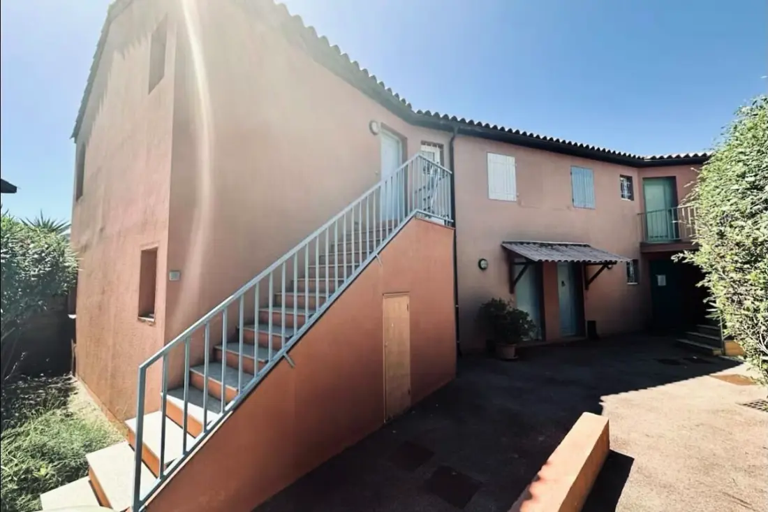 Logement Lumineux Avec Terrasse Et Vue Mer