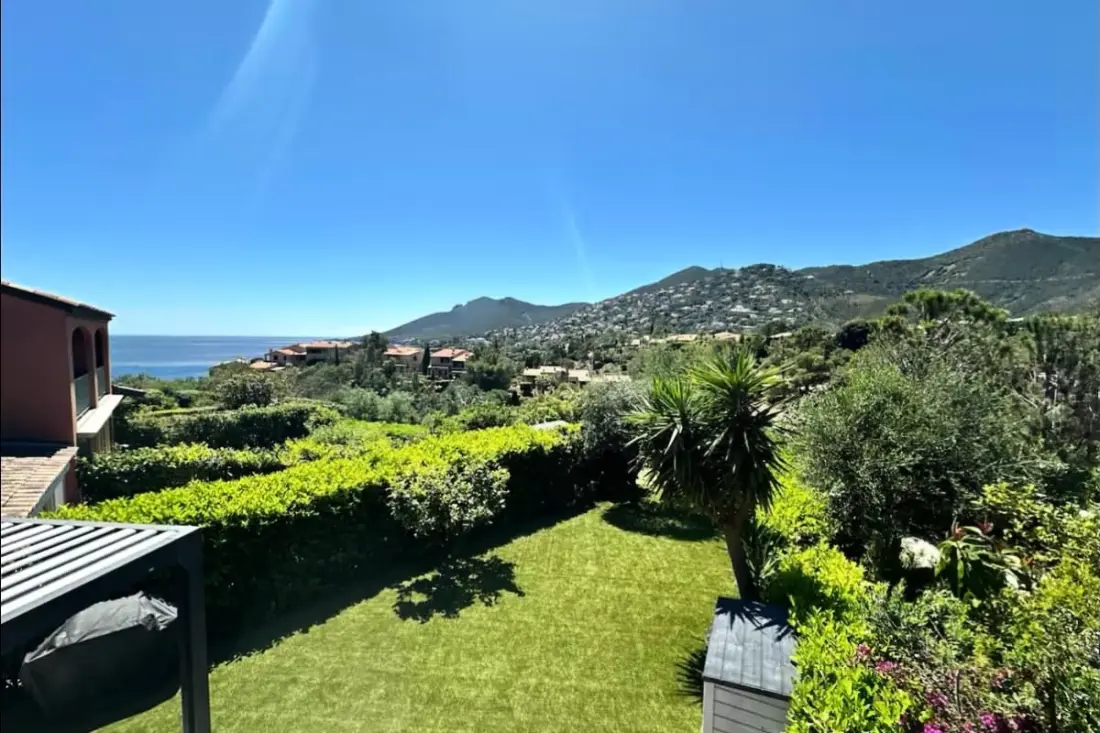 Logement Lumineux Avec Terrasse Et Vue Mer