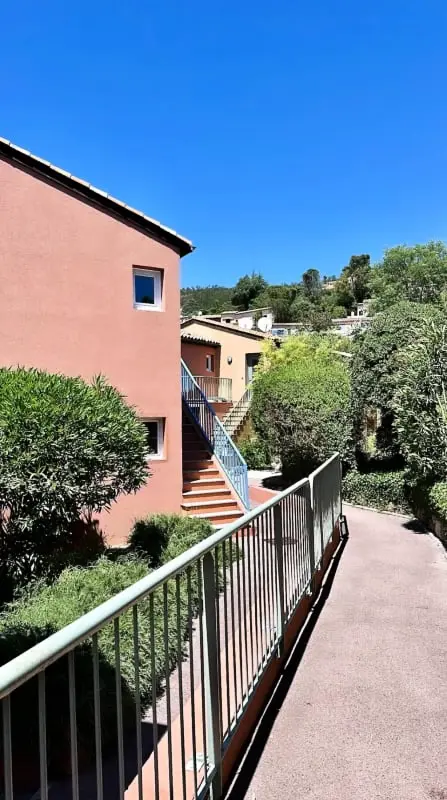 Logement Lumineux Avec Terrasse Et Vue Mer