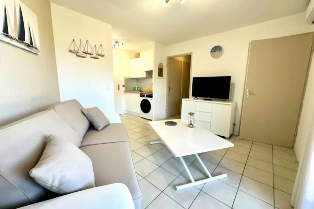 Logement Lumineux Avec Terrasse Et Vue Mer