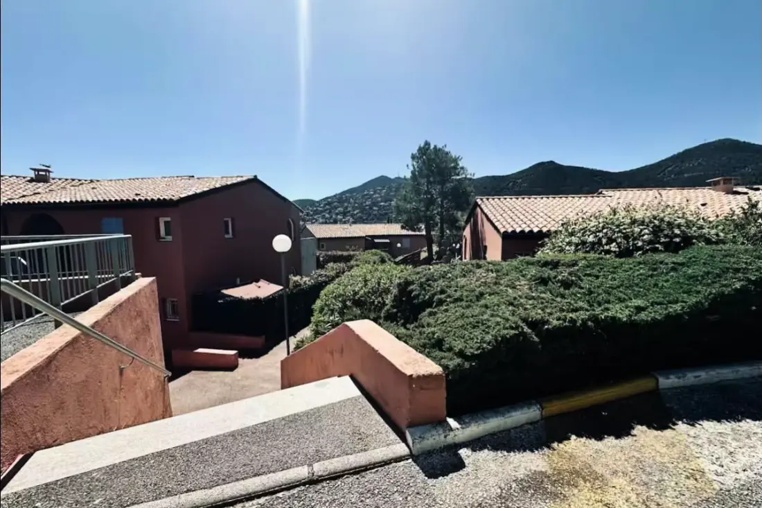 Logement Lumineux Avec Terrasse Et Vue Mer