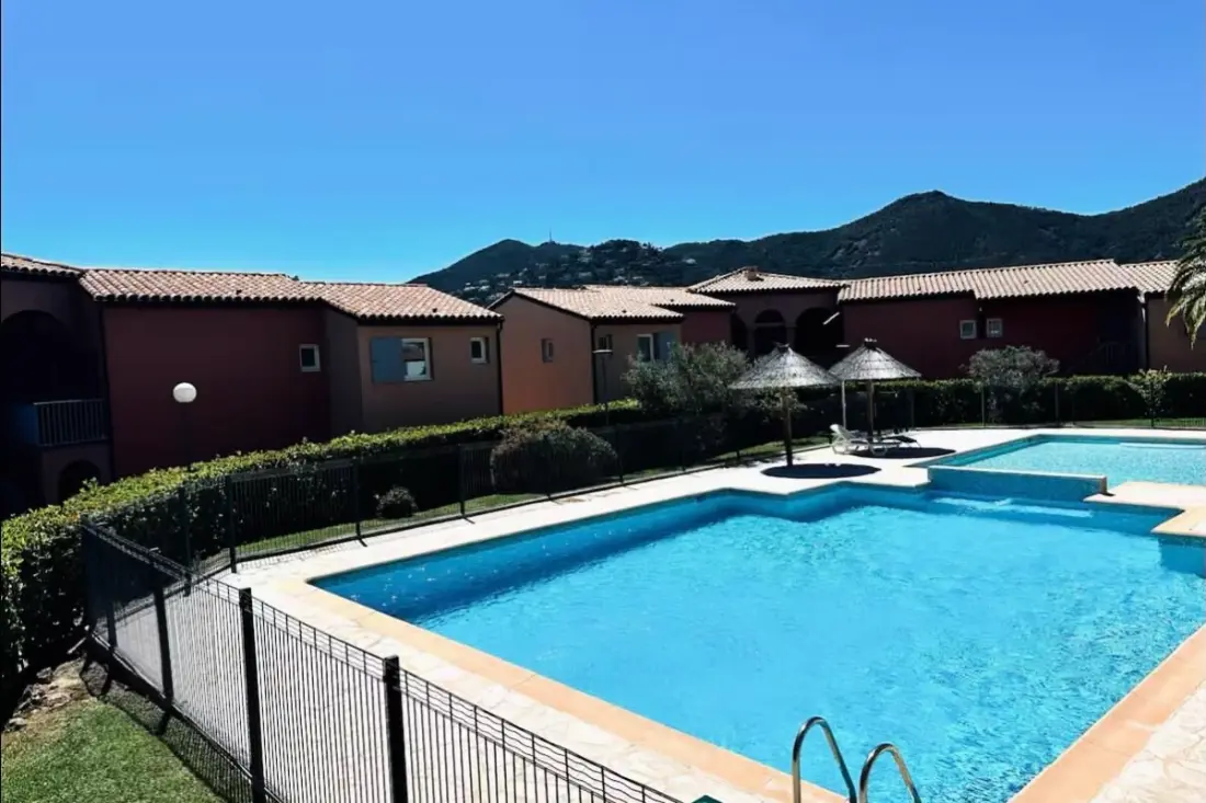Logement Lumineux Avec Terrasse Et Vue Mer