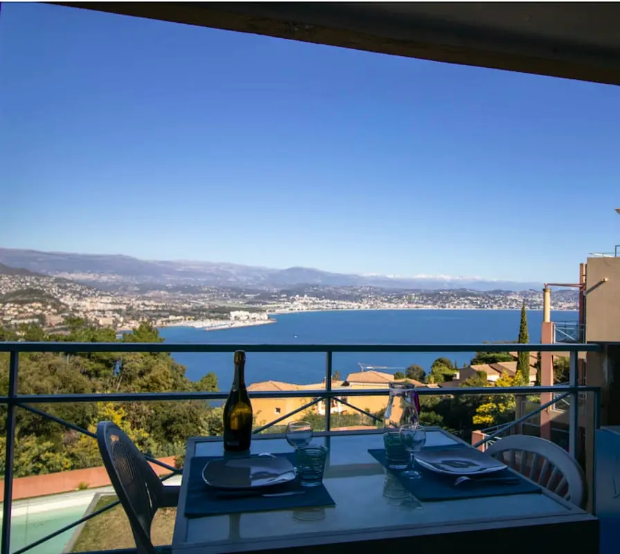 Superbe 32m² Avec Balcon Et Magnifique Vue Sur Mer
