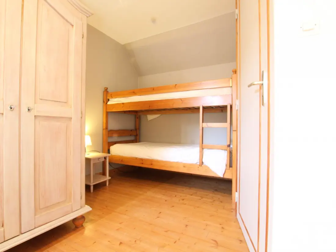 Maison de Vacances THEVILLE 3