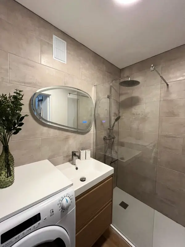 Unlock - Appartement Rénové Avec Ascenseur Et Balcon, Parking Gratuit
