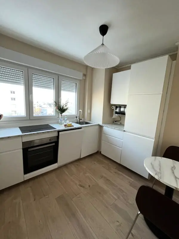 Unlock - Appartement Rénové Avec Ascenseur Et Balcon, Parking Gratuit