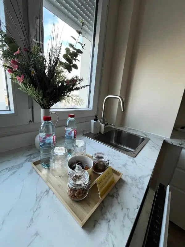 Unlock - Appartement Rénové Avec Ascenseur Et Balcon, Parking Gratuit